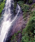 フンベの滝(OLYMPUS35K)