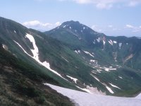 雪渓と富良野岳(PEN-FT)